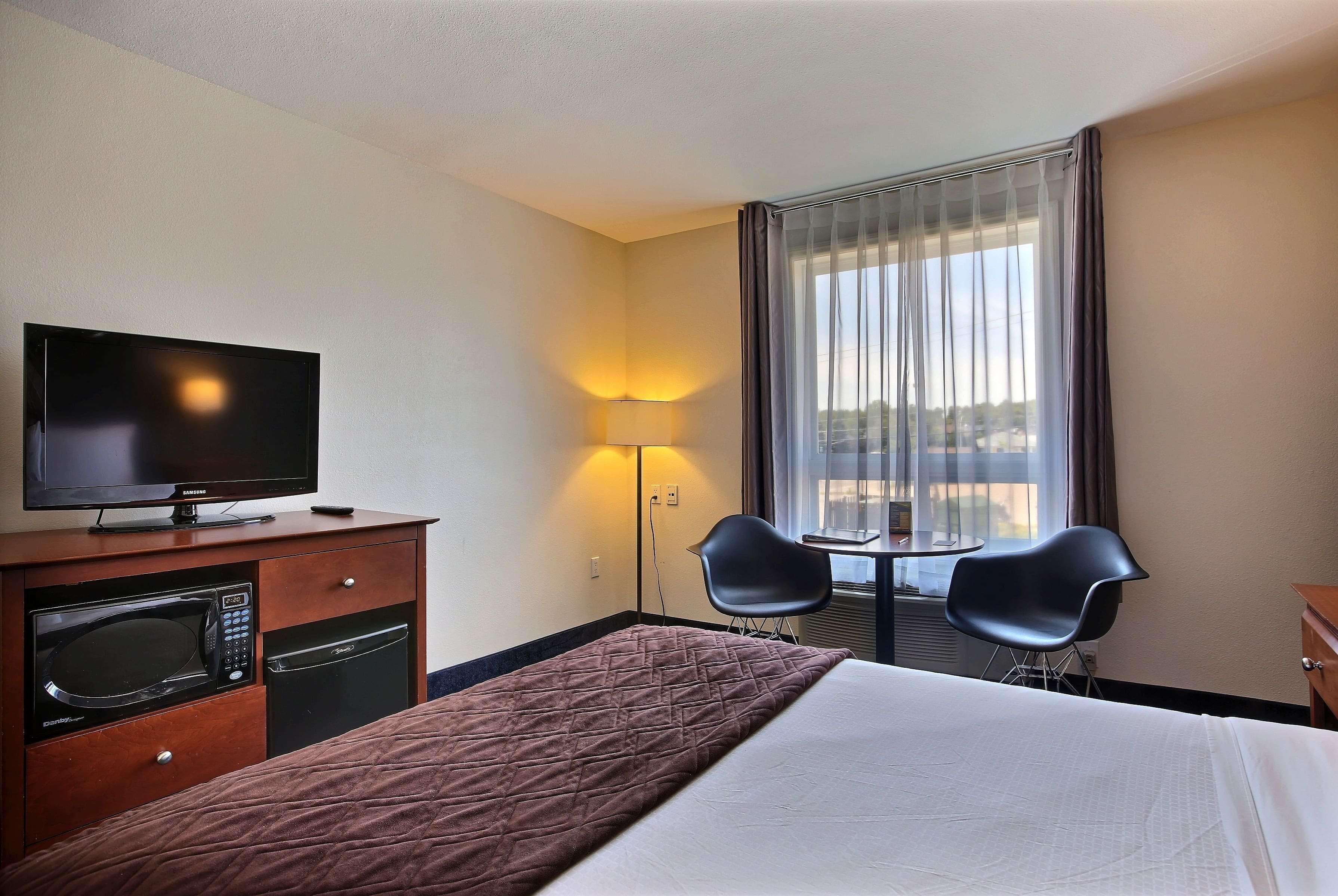 Super 8 By Wyndham Trois-Rivieres Hotel Buitenkant foto