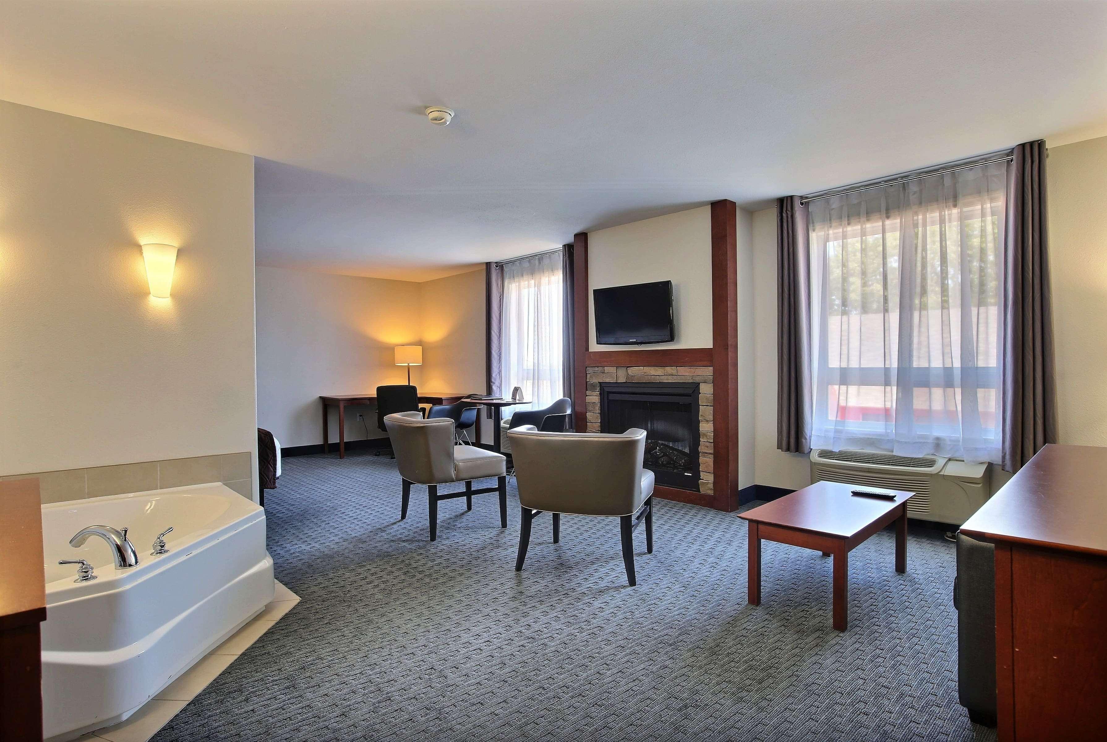 Super 8 By Wyndham Trois-Rivieres Hotel Buitenkant foto