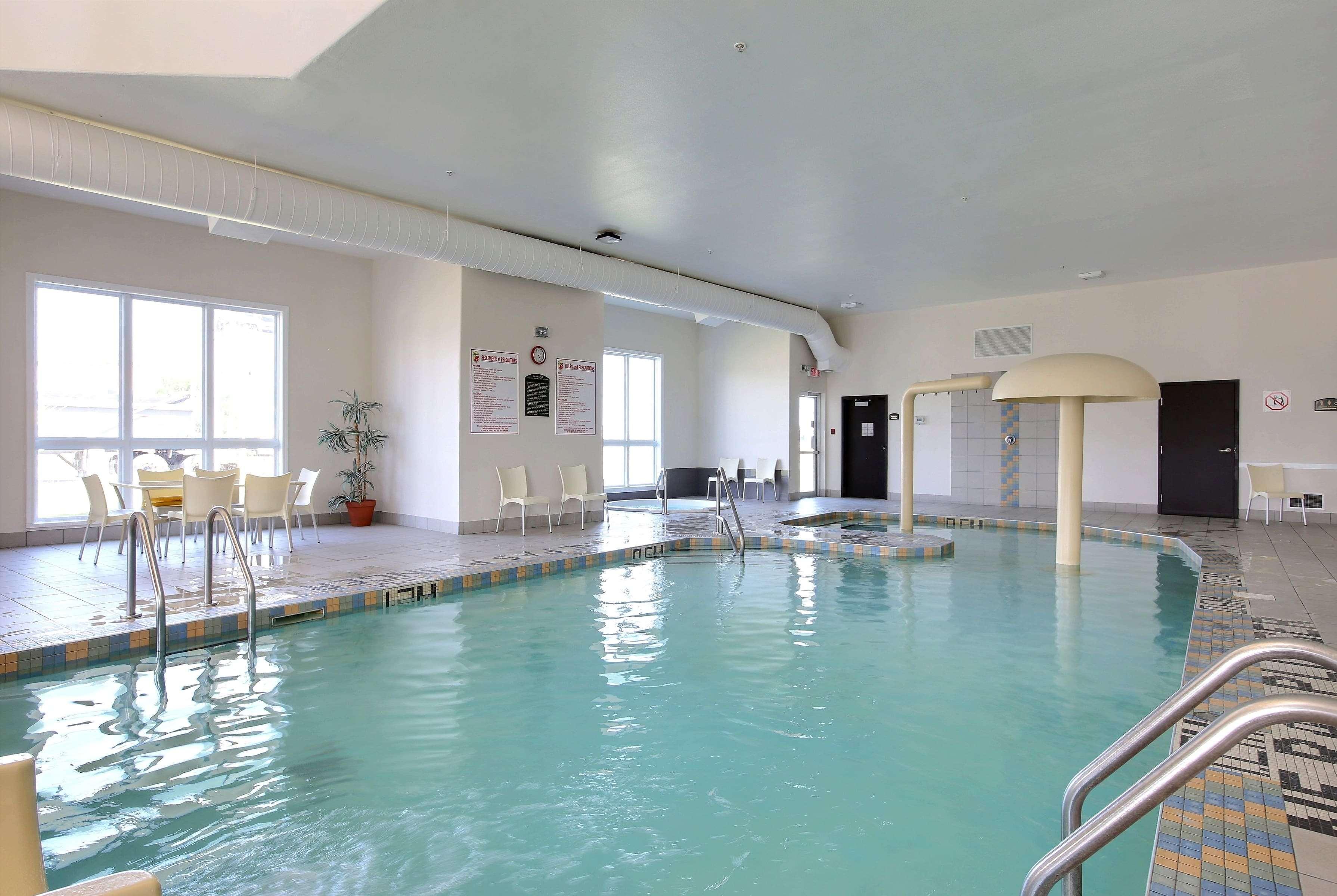 Super 8 By Wyndham Trois-Rivieres Hotel Buitenkant foto