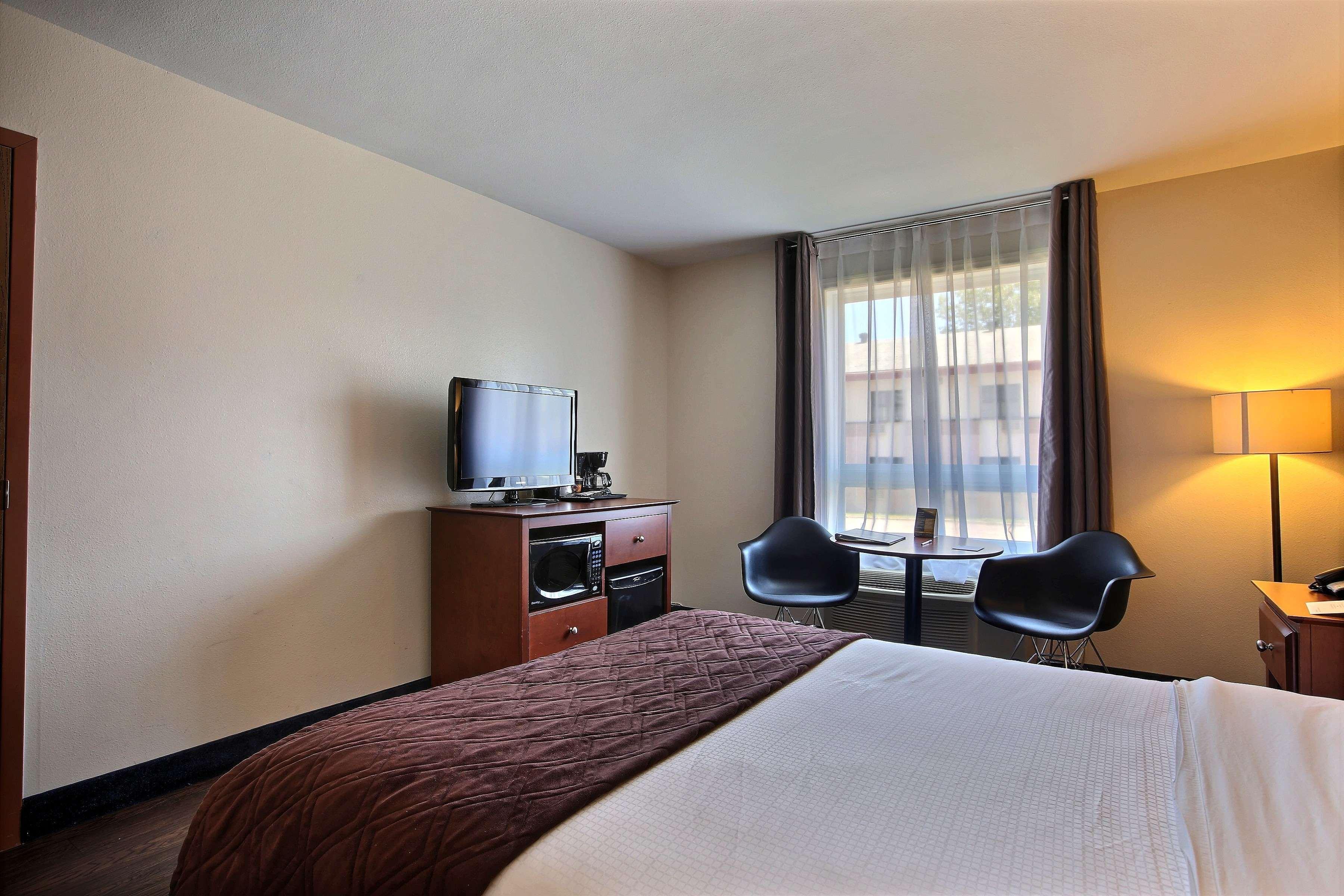 Super 8 By Wyndham Trois-Rivieres Hotel Buitenkant foto
