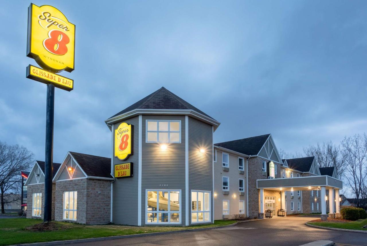 Super 8 By Wyndham Trois-Rivieres Hotel Buitenkant foto