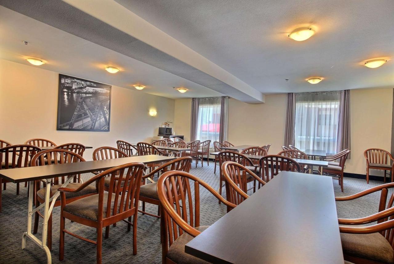 Super 8 By Wyndham Trois-Rivieres Hotel Buitenkant foto