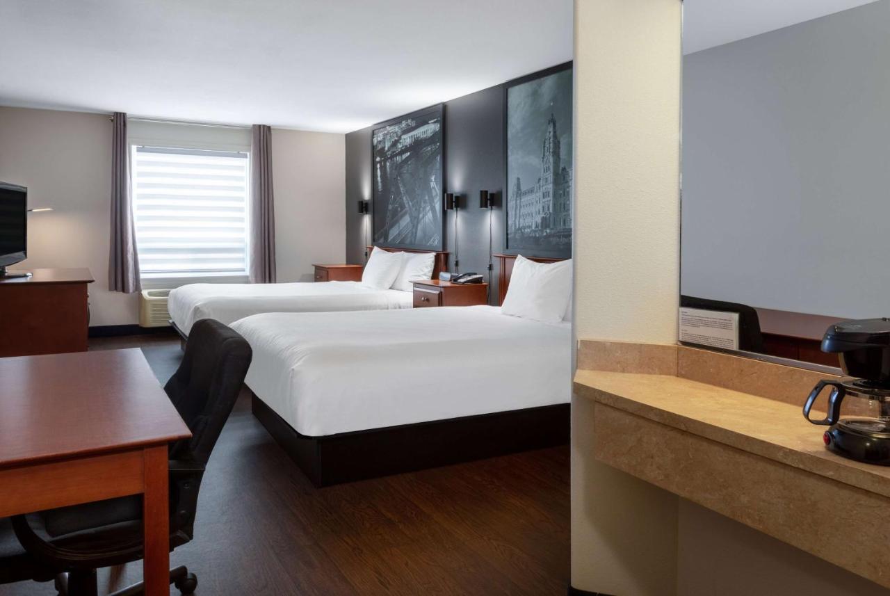 Super 8 By Wyndham Trois-Rivieres Hotel Buitenkant foto