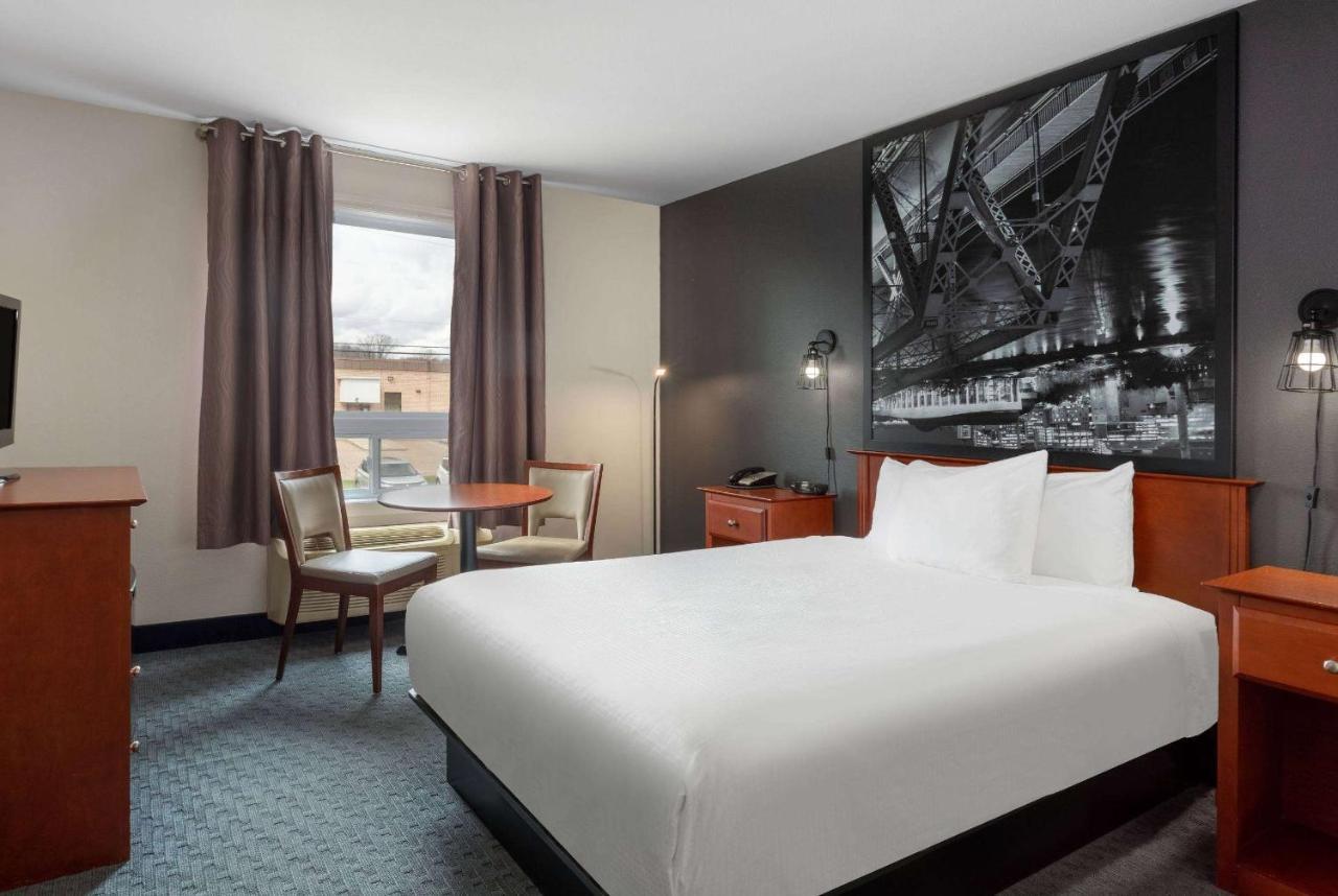 Super 8 By Wyndham Trois-Rivieres Hotel Buitenkant foto