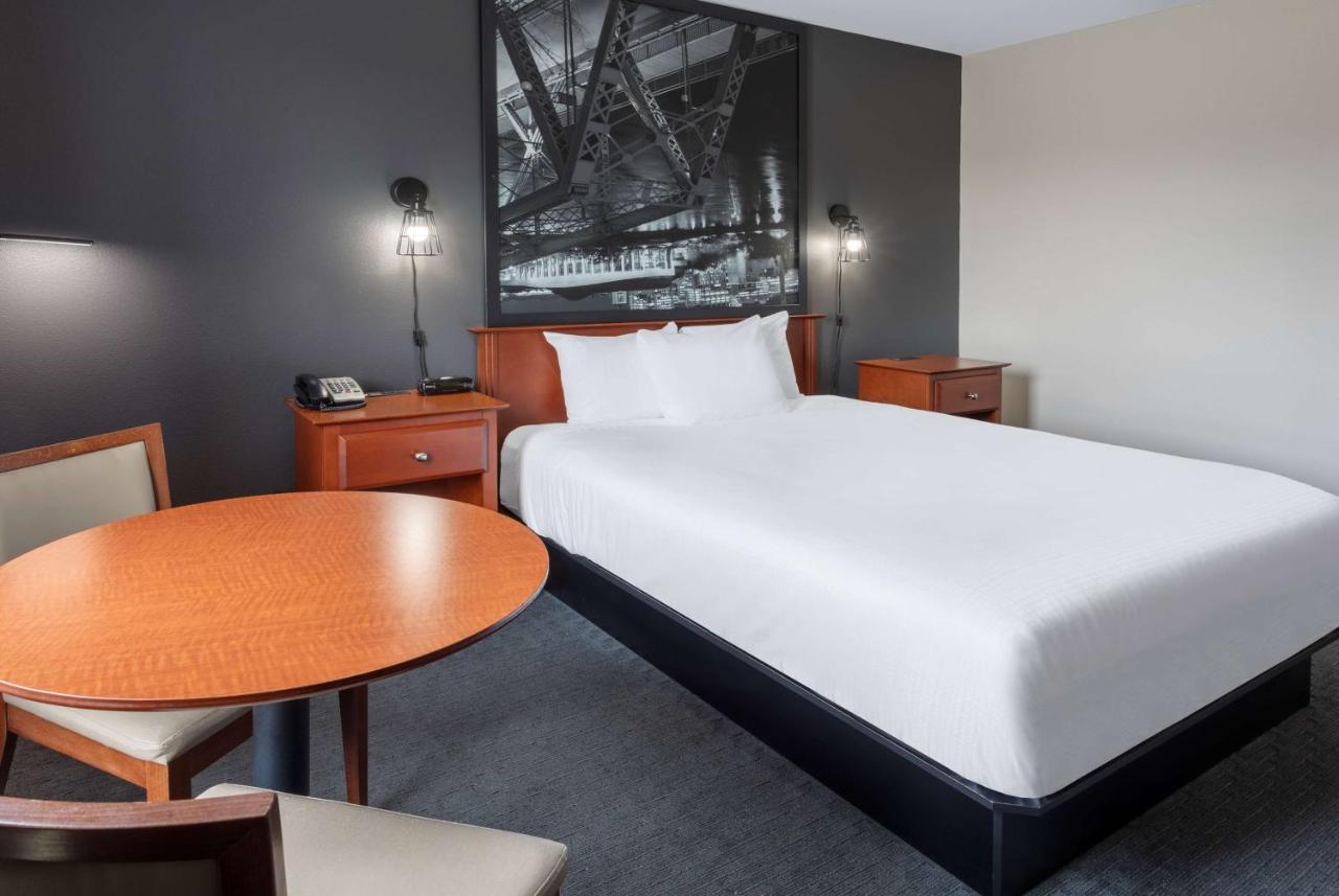 Super 8 By Wyndham Trois-Rivieres Hotel Buitenkant foto