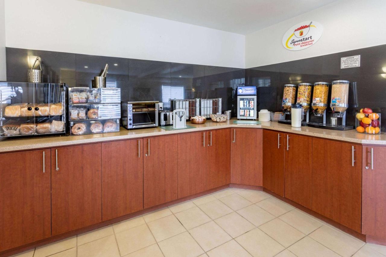 Super 8 By Wyndham Trois-Rivieres Hotel Buitenkant foto