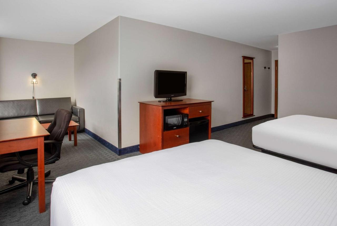 Super 8 By Wyndham Trois-Rivieres Hotel Buitenkant foto