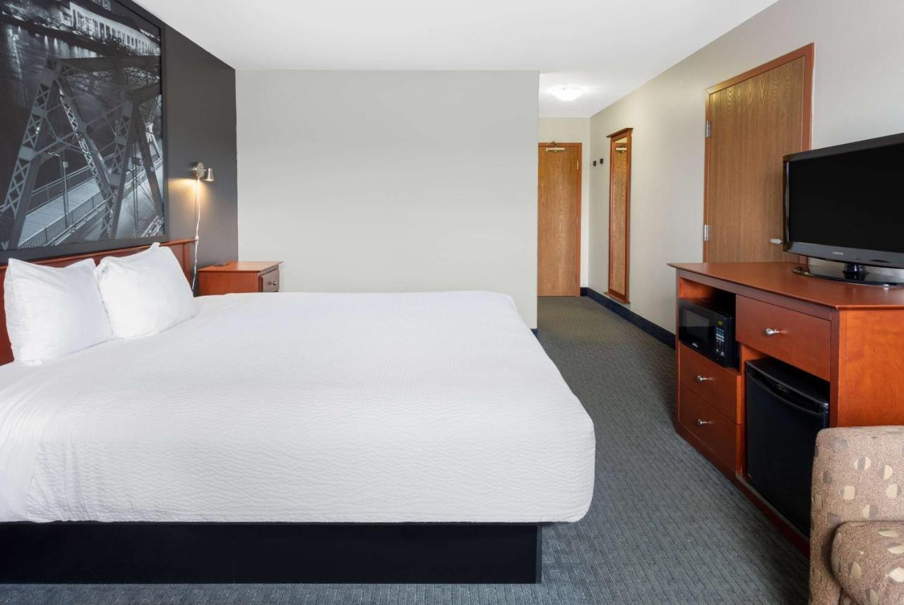 Super 8 By Wyndham Trois-Rivieres Hotel Buitenkant foto