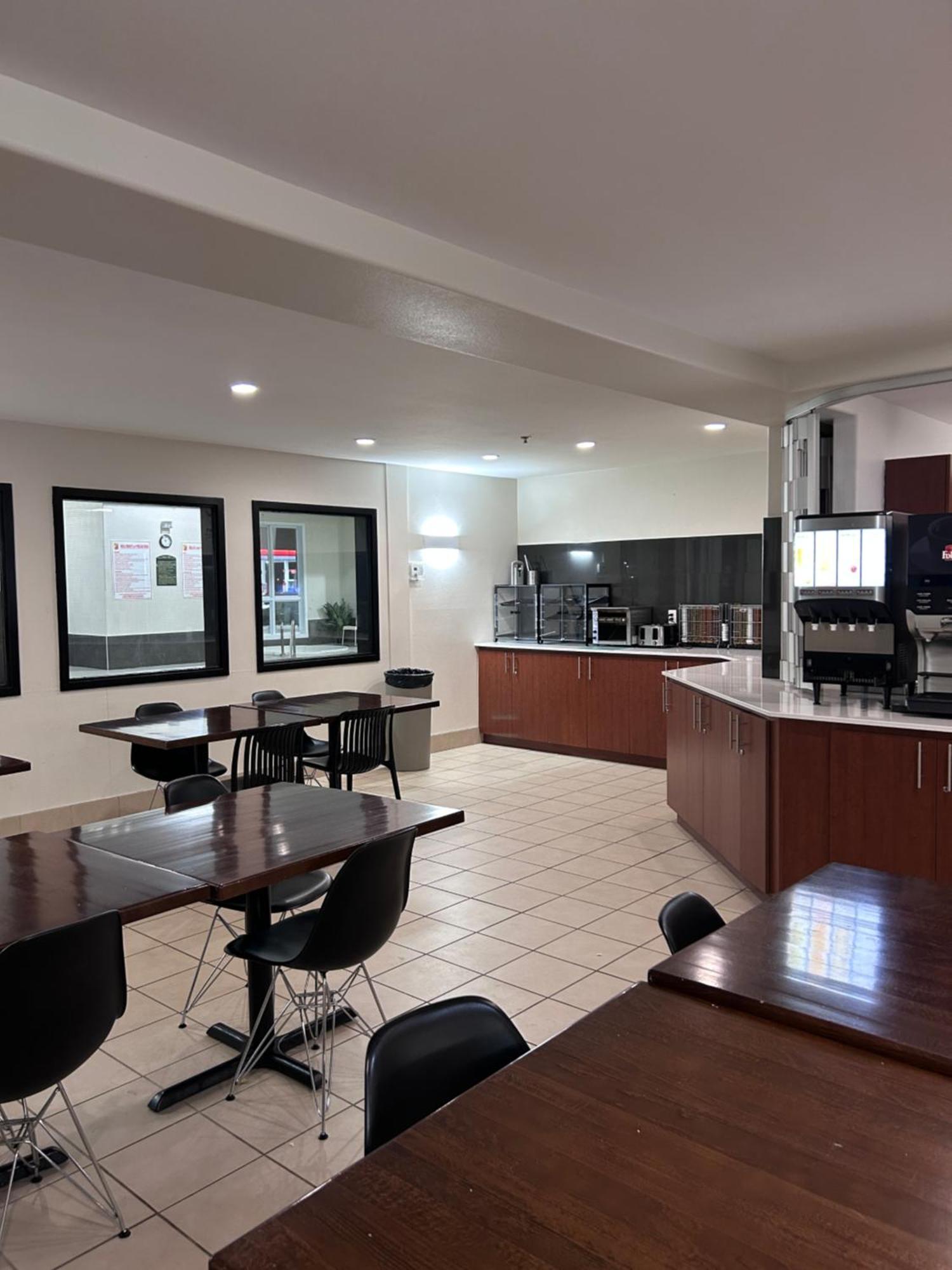 Super 8 By Wyndham Trois-Rivieres Hotel Buitenkant foto